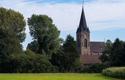 St. Peter und Paul Kirche.jpg